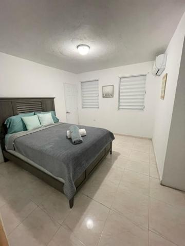 Las Olas Beach Apartments Arecibo Esterno foto