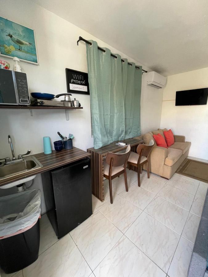 Las Olas Beach Apartments Arecibo Esterno foto