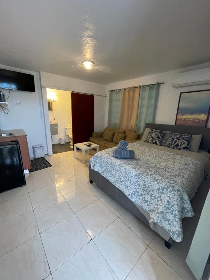 Las Olas Beach Apartments Arecibo Esterno foto